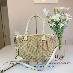 Gucci GG Logo Supreme Totes Shoulder Bag